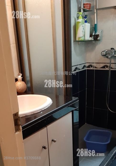 Wing Lee Mansion Sell 2 Bedrooms , 1 Bathroom 361 ft²