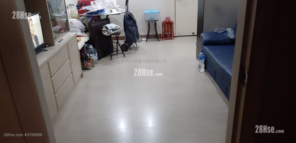 Wing Lee Mansion Sell 2 Bedrooms , 1 Bathroom 361 ft²