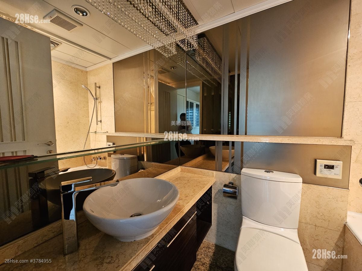 bathroom: Seasons Monarch Rental 3 Bedrooms , 3 Bathrooms 970 ft²