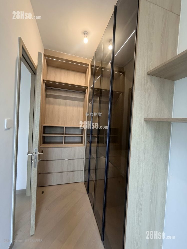 Upper River Bank Sell 2 Bedrooms , 1 Bathroom 585 ft²