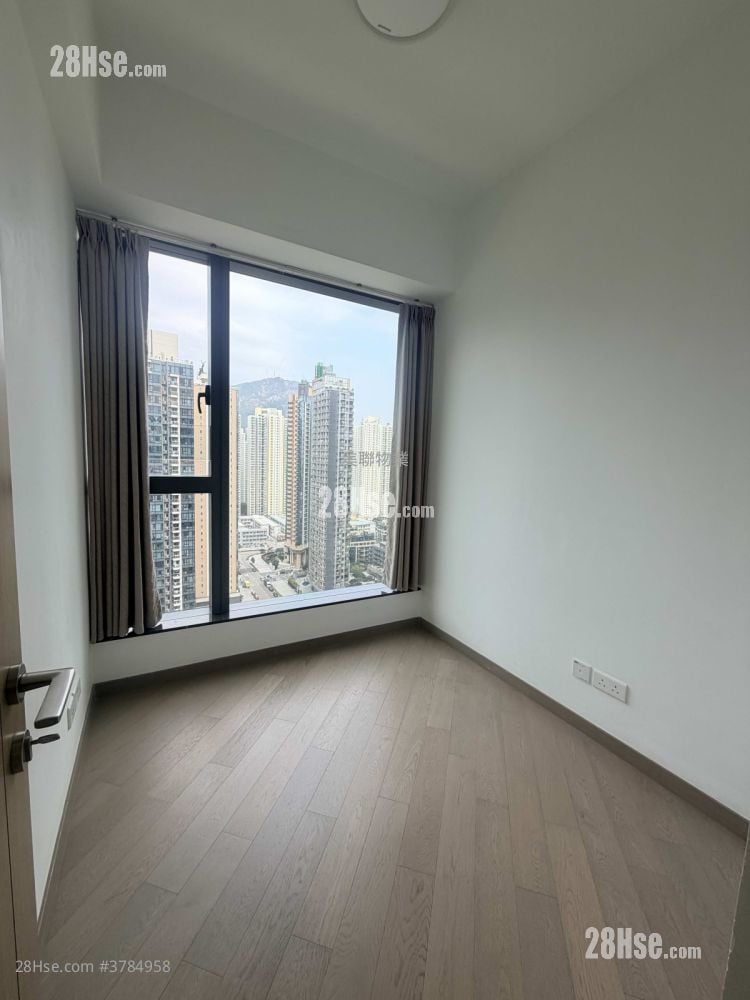 Upper River Bank Sell 2 Bedrooms , 1 Bathroom 585 ft²