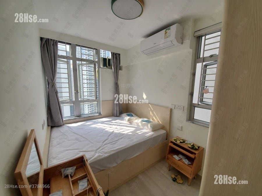 Choi Hing Court Sell 2 Bedrooms , 1 Bathroom 437 ft²