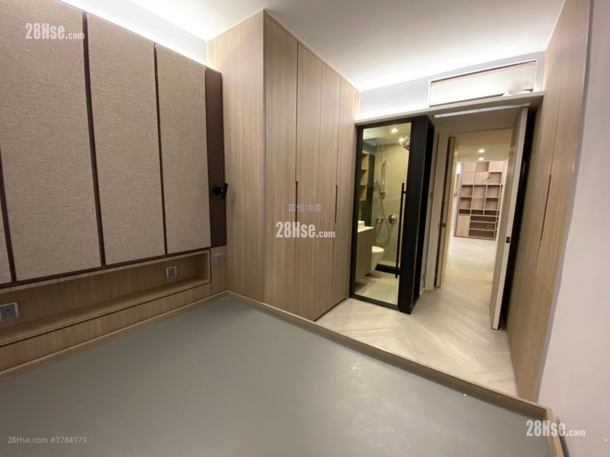 Harbour Place Sell 3 Bedrooms , 2 Bathrooms 590 ft²