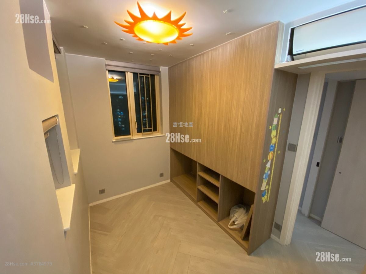 Harbour Place Sell 3 Bedrooms , 2 Bathrooms 590 ft²