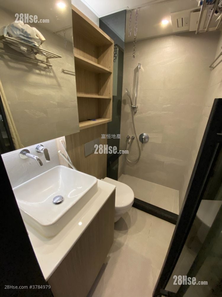 Harbour Place Sell 3 Bedrooms , 2 Bathrooms 590 ft²