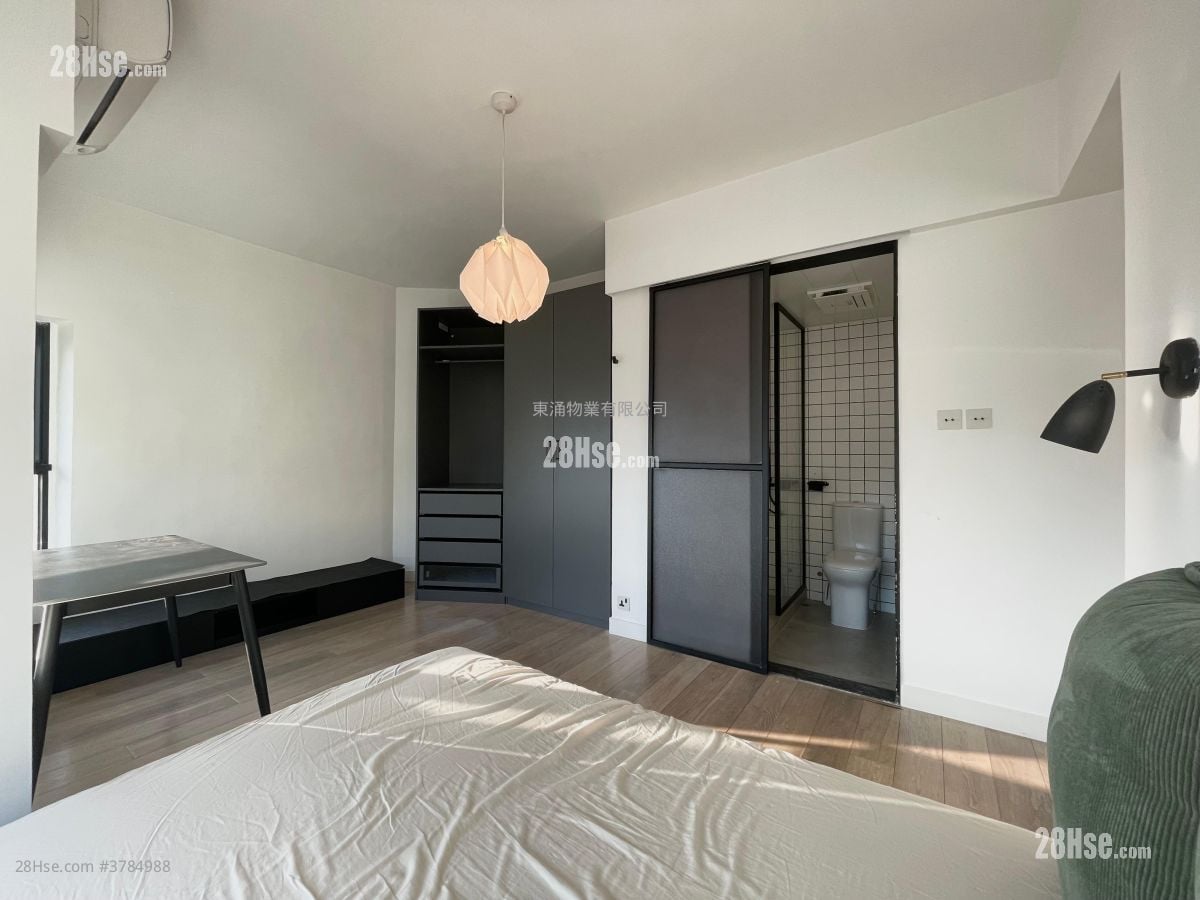 蓝天海岸 售盘 1 房 , 1 浴室 561 平方尺