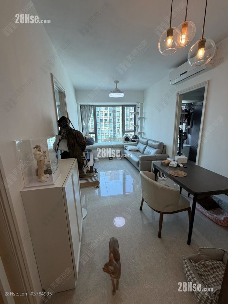 Yuccie Square Sell 2 Bedrooms , 1 Bathroom 428 ft²