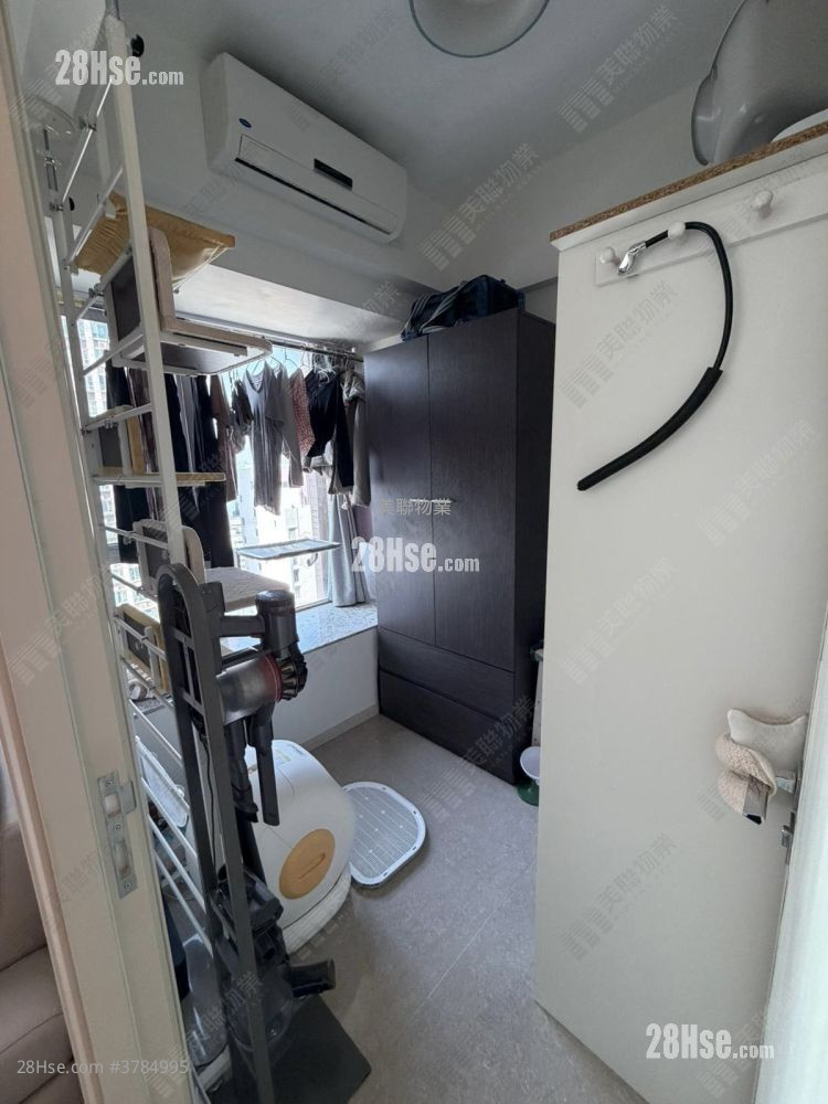 Yuccie Square Sell 2 Bedrooms , 1 Bathroom 428 ft²