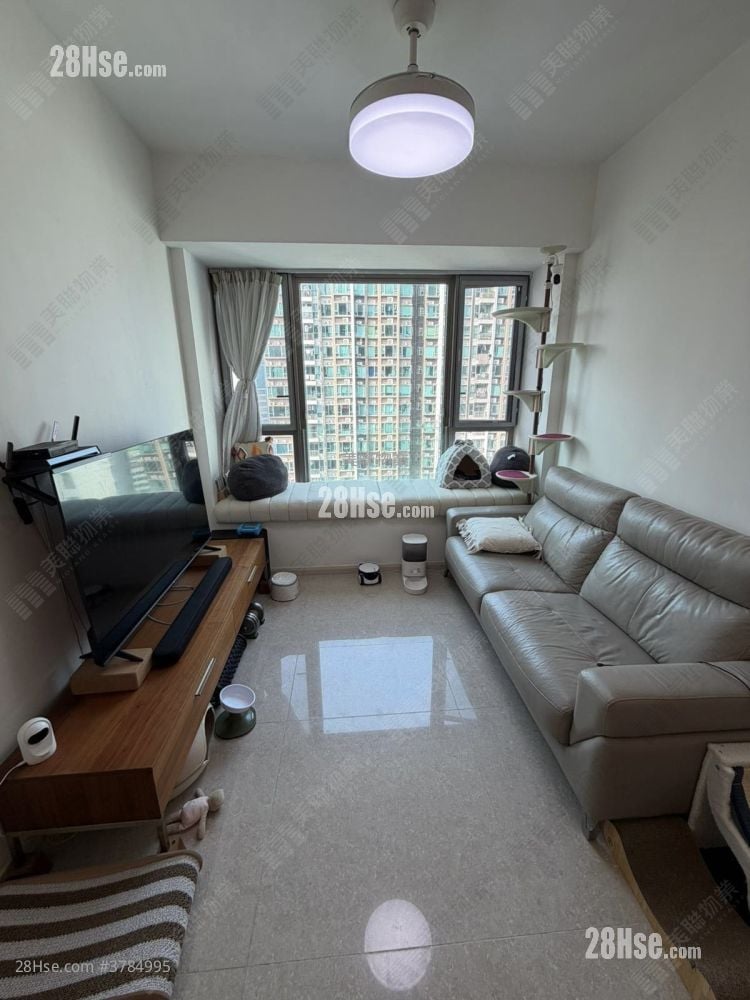 Yuccie Square Sell 2 Bedrooms , 1 Bathroom 428 ft²