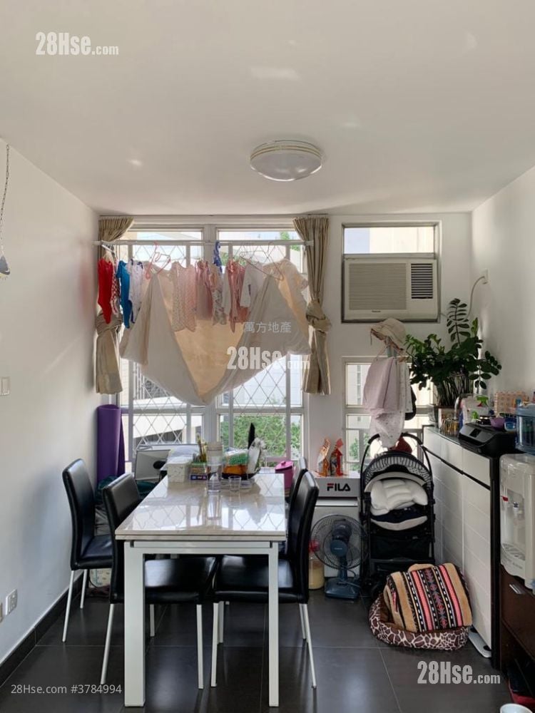 Yu Chui Court Sell 2 Bedrooms , 1 Bathroom 519 ft²