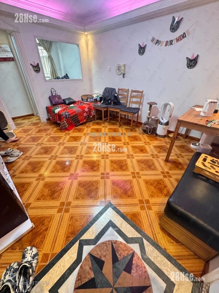 Tin Lai Court Sell 2 Bedrooms 424 ft²