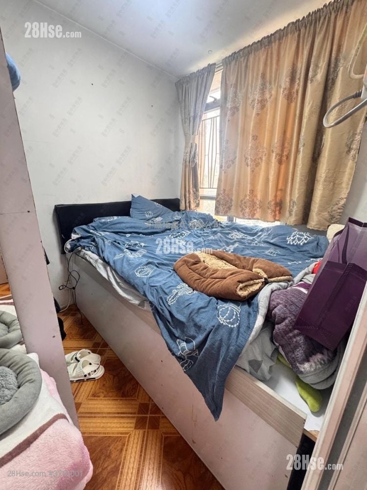 Tin Lai Court Sell 2 Bedrooms 424 ft²