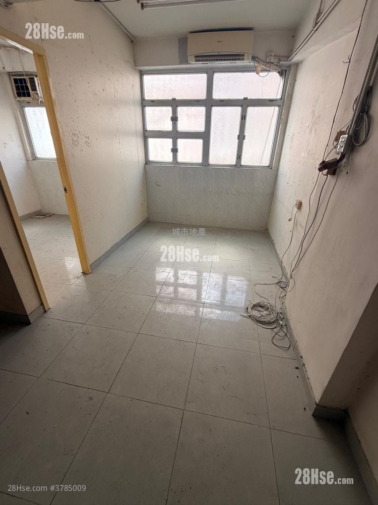 唐楼 售盘 687 平方尺