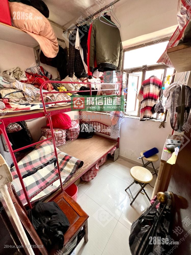 Cheong Fai Mansion Sell 1 Bedroom , 1 Bathroom 211 ft²