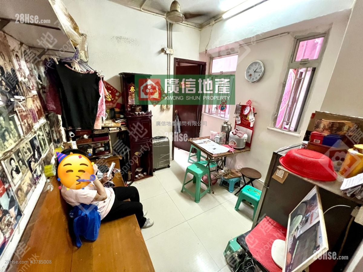 Cheong Fai Mansion Sell 1 Bedroom , 1 Bathroom 211 ft²