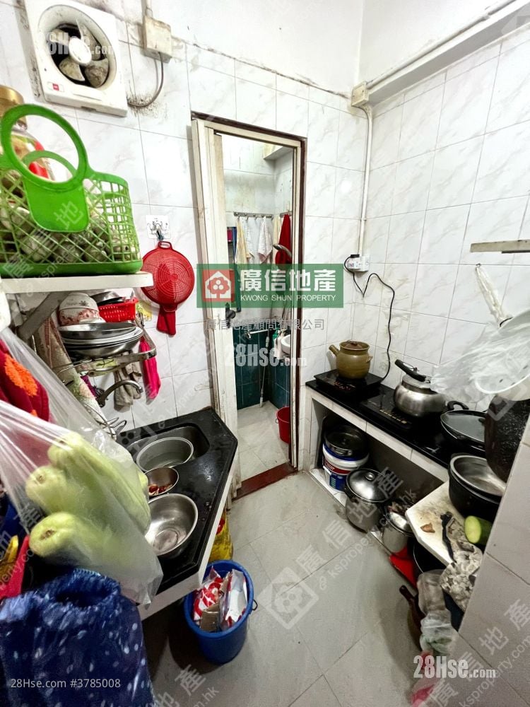 Cheong Fai Mansion Sell 1 Bedroom , 1 Bathroom 211 ft²