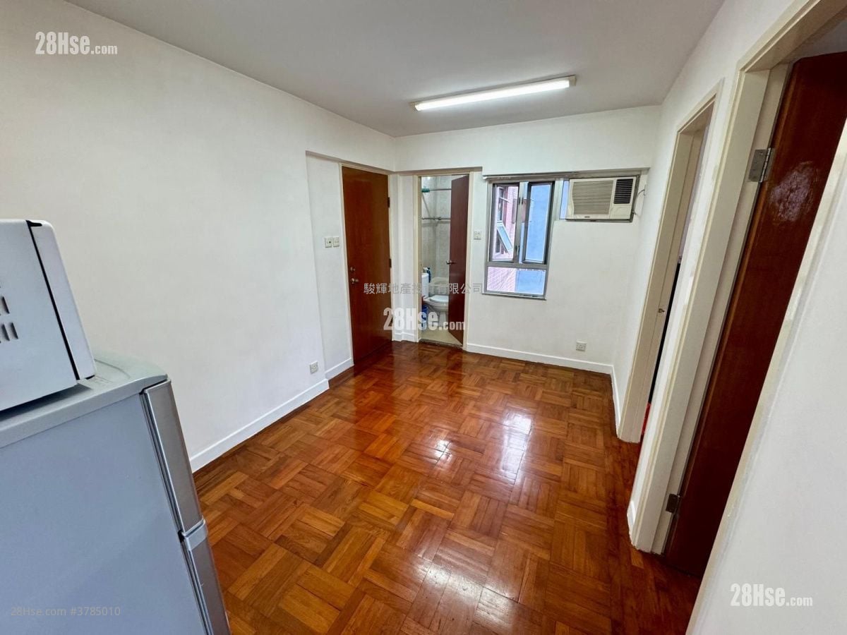 长华大厦 租盘 2 房 , 1 浴室 300 平方尺