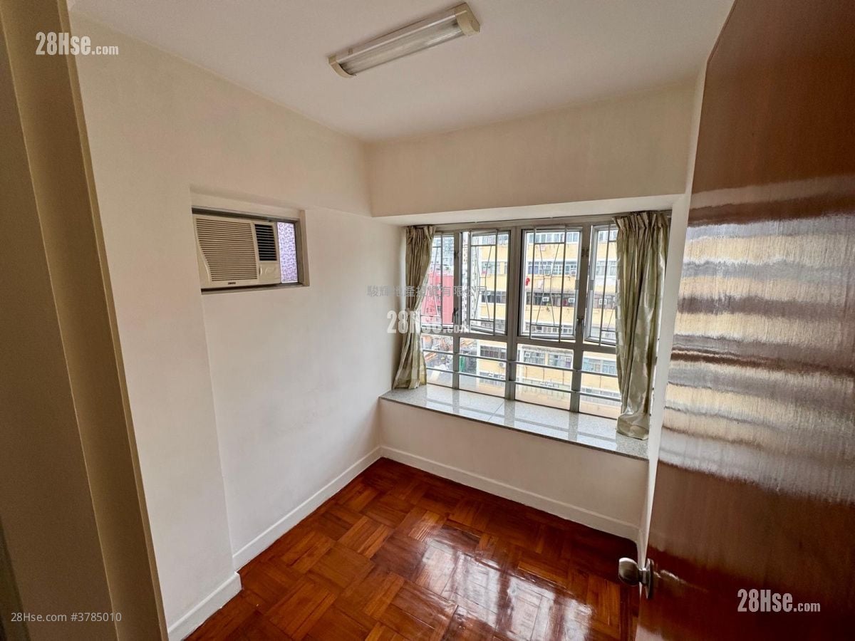 长华大厦 租盘 2 房 , 1 浴室 300 平方尺