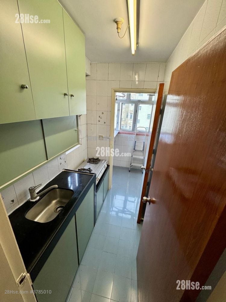 长华大厦 租盘 2 房 , 1 浴室 300 平方尺