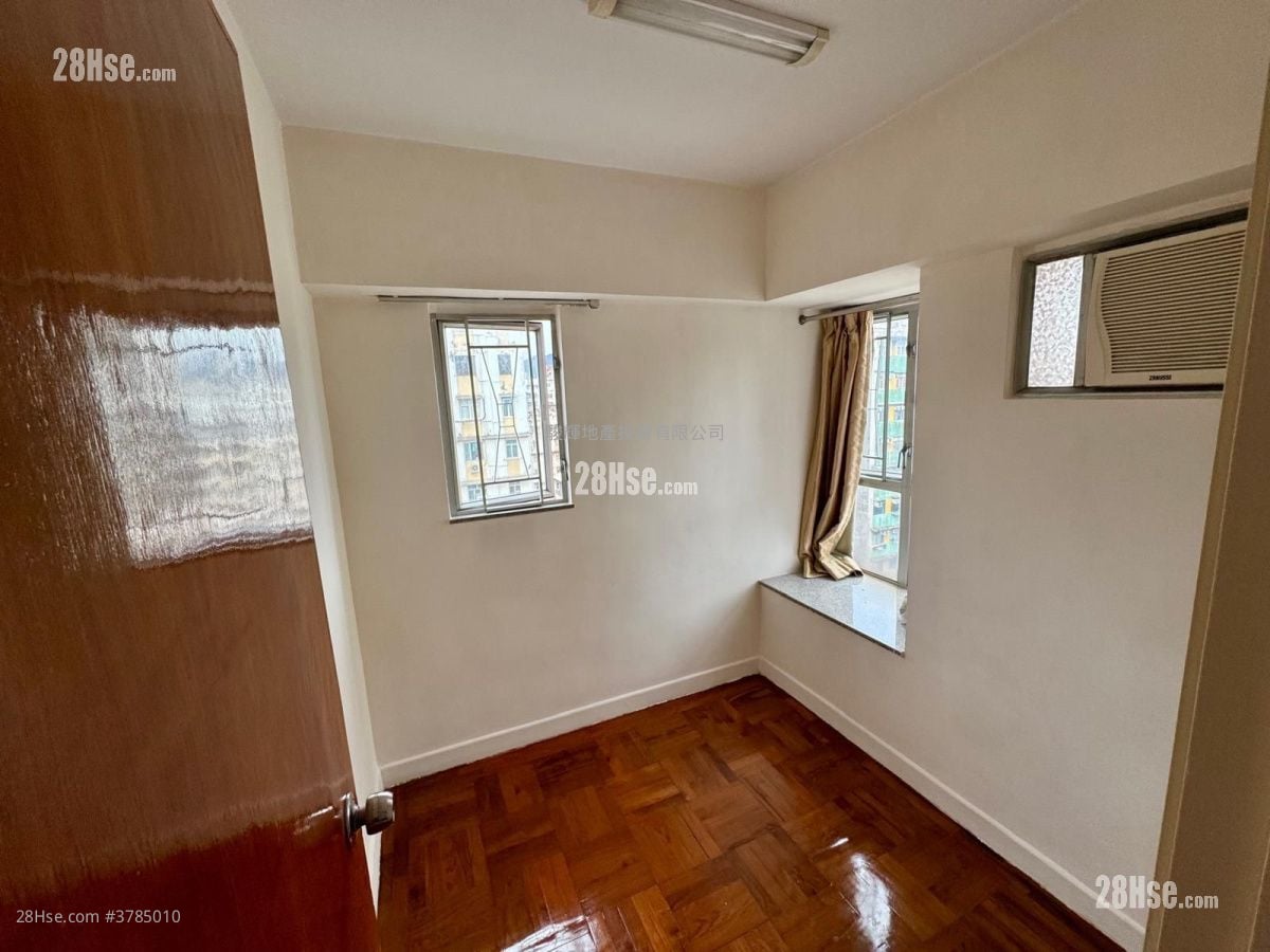 长华大厦 租盘 2 房 , 1 浴室 300 平方尺