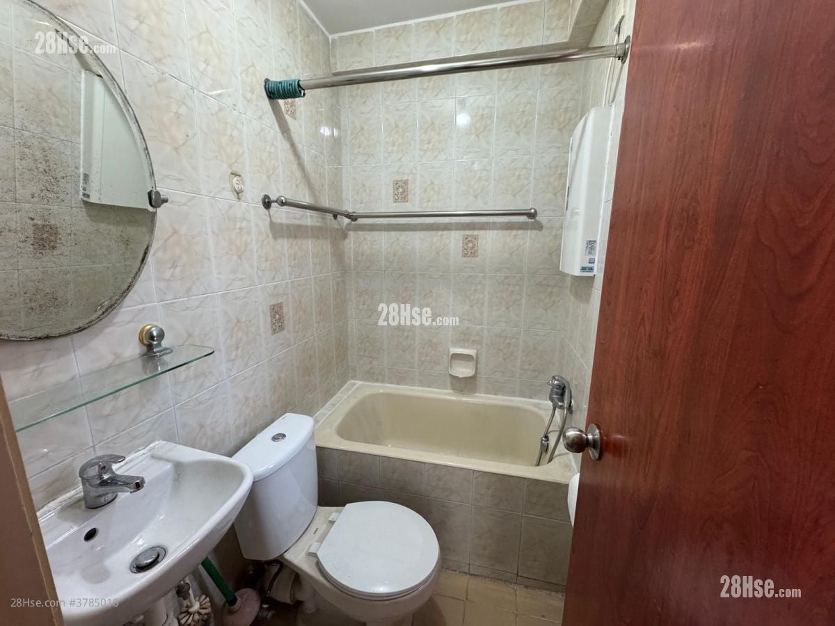 长华大厦 租盘 2 房 , 1 浴室 300 平方尺