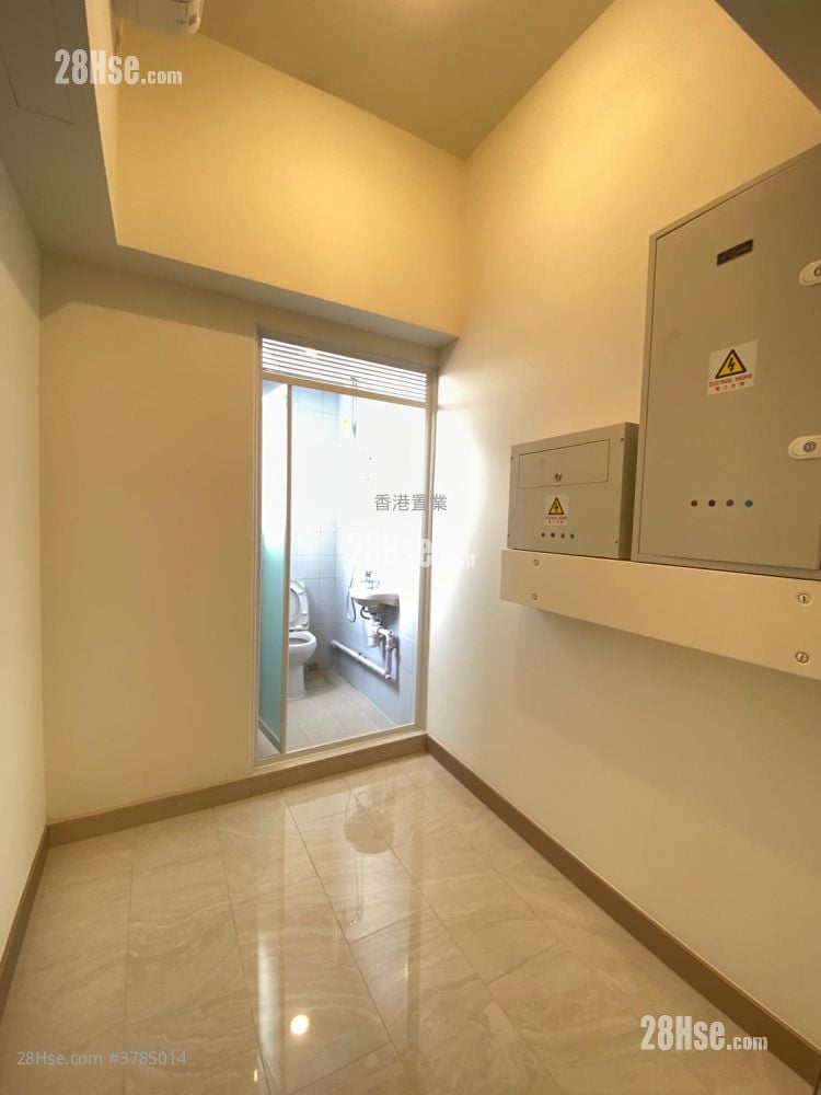 Cullinan West Sell 4 Bedrooms , 4 Bathrooms 1,513 ft²