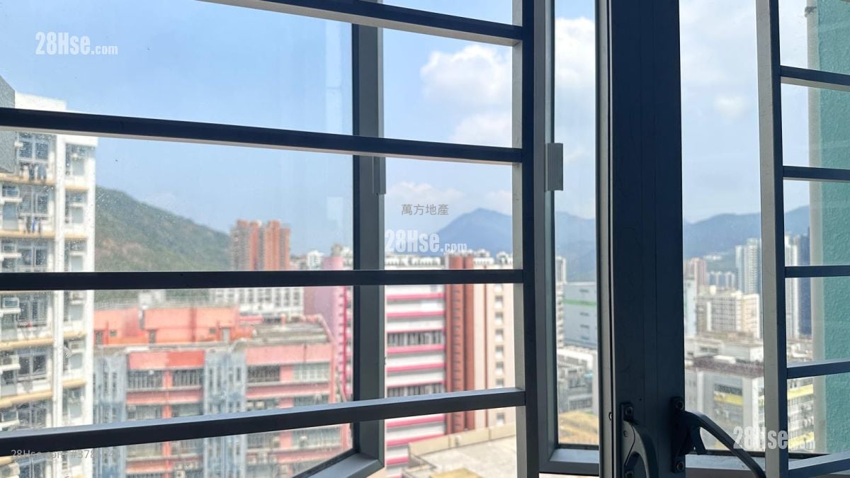 Choi Wo Court Sell 3 Bedrooms , 2 Bathrooms 607 ft²