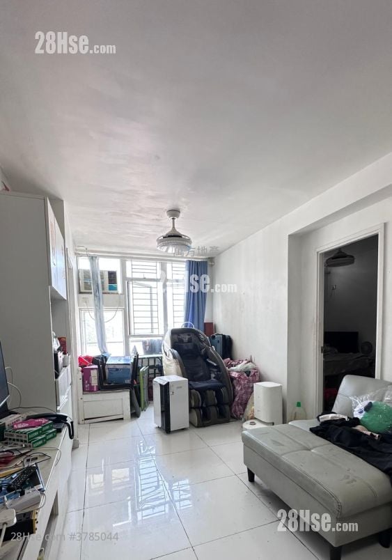 Choi Wo Court Sell 3 Bedrooms , 2 Bathrooms 607 ft²