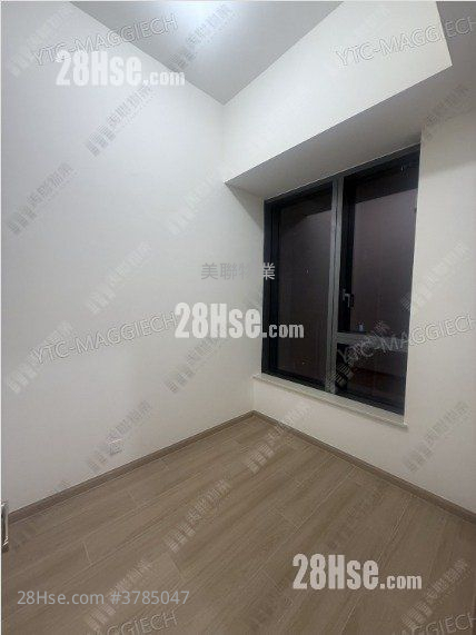 master room: Hava Sell 2 Bedrooms , 1 Bathroom 397 ft²