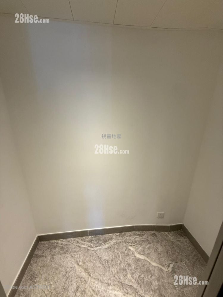 The Southside Rental 3 Bedrooms , 2 Bathrooms 737 ft²