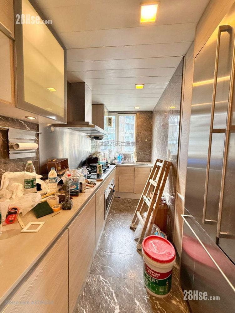 星堤 售盘 5+ 房 , 3 浴室 1,221 平方尺