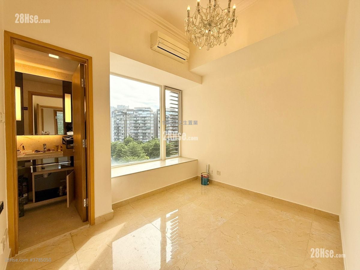 星堤 售盘 5+ 房 , 3 浴室 1,221 平方尺