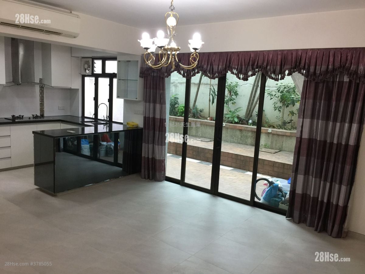 Fiona Garden Rental 5+ Bedrooms , 3 Bathrooms 2,699 ft²