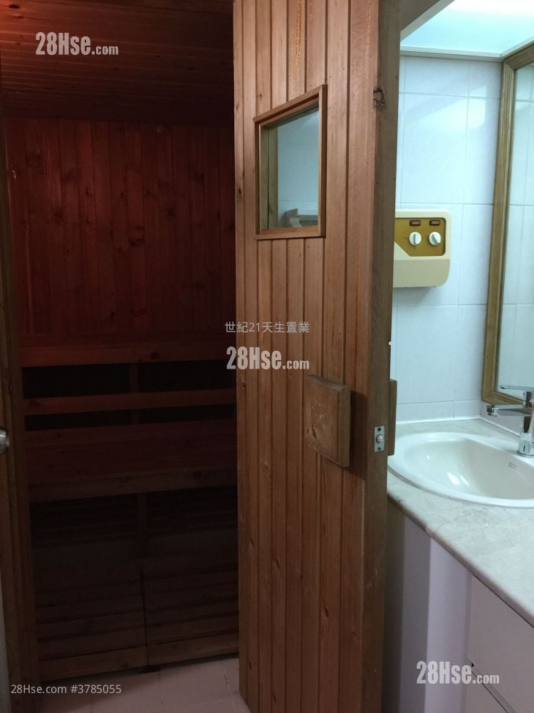 Fiona Garden Rental 5+ Bedrooms , 3 Bathrooms 2,699 ft²