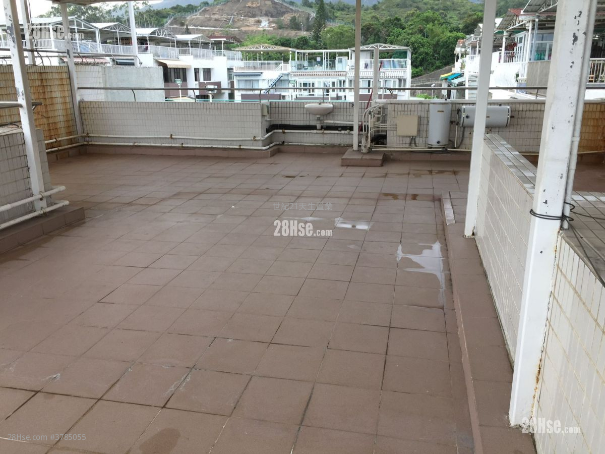 Fiona Garden Rental 5+ Bedrooms , 3 Bathrooms 2,699 ft²