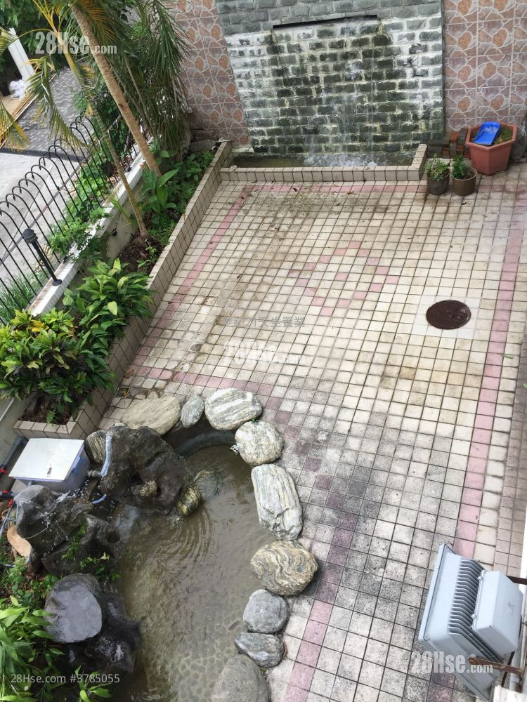 Fiona Garden Rental 5+ Bedrooms , 3 Bathrooms 2,699 ft²