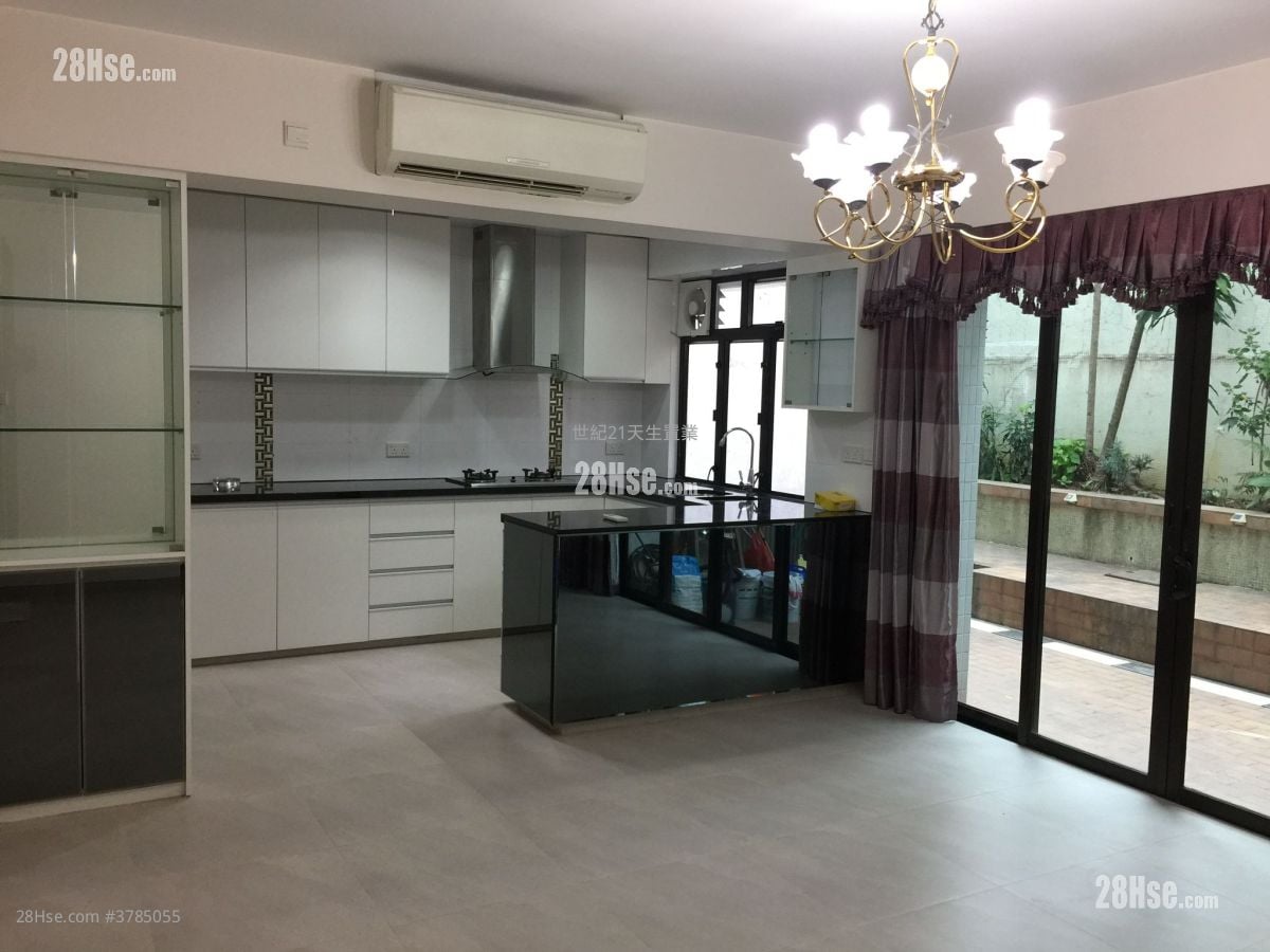 Fiona Garden Rental 5+ Bedrooms , 3 Bathrooms 2,699 ft²