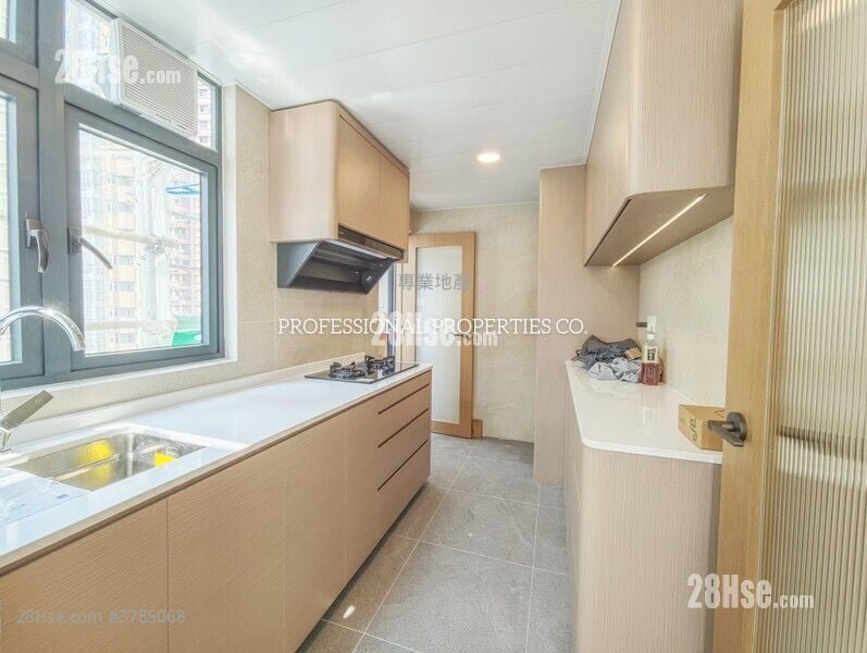 日月大厦 租盘 3 房 , 2 浴室 985 平方尺