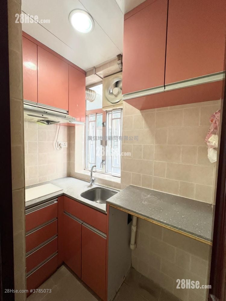 Chung Hing Building Sell 2 Bedrooms , 1 Bathroom 321 ft²
