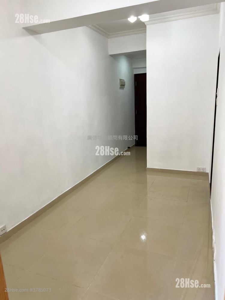 Chung Hing Building Sell 2 Bedrooms , 1 Bathroom 321 ft²