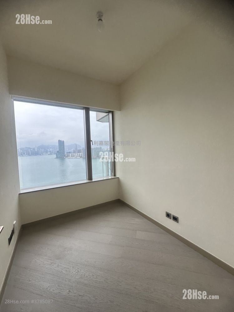 Pano Harbour Rental 781 ft²