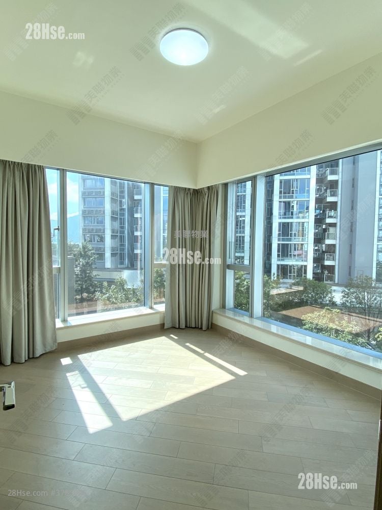 Cullinan West Sell 4 Bedrooms 1,367 ft²