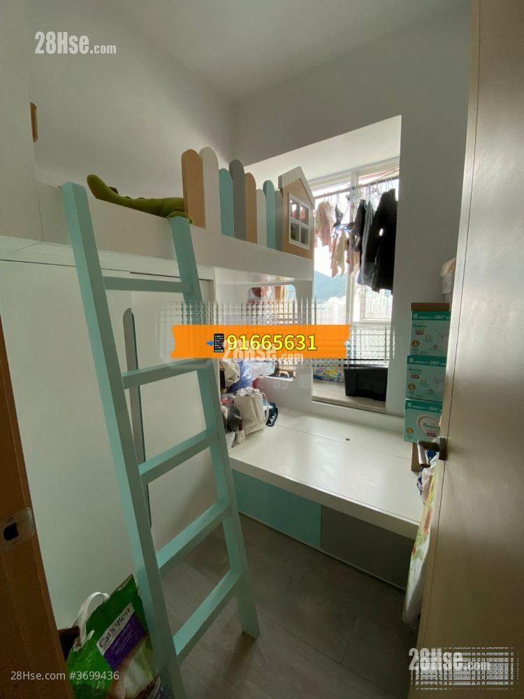 Lions Rise Sell 2 Bedrooms , 1 Bathroom 567 ft²