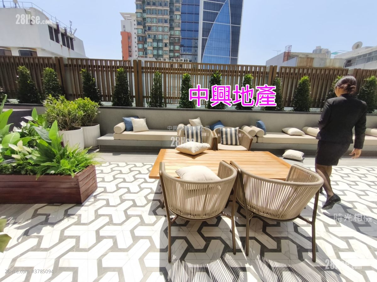 Topside Residence Rental 2 Bedrooms 378 ft²