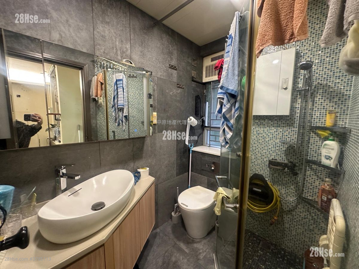 Sheung Chui Court Sell 3 Bedrooms , 1 Bathroom 511 ft²