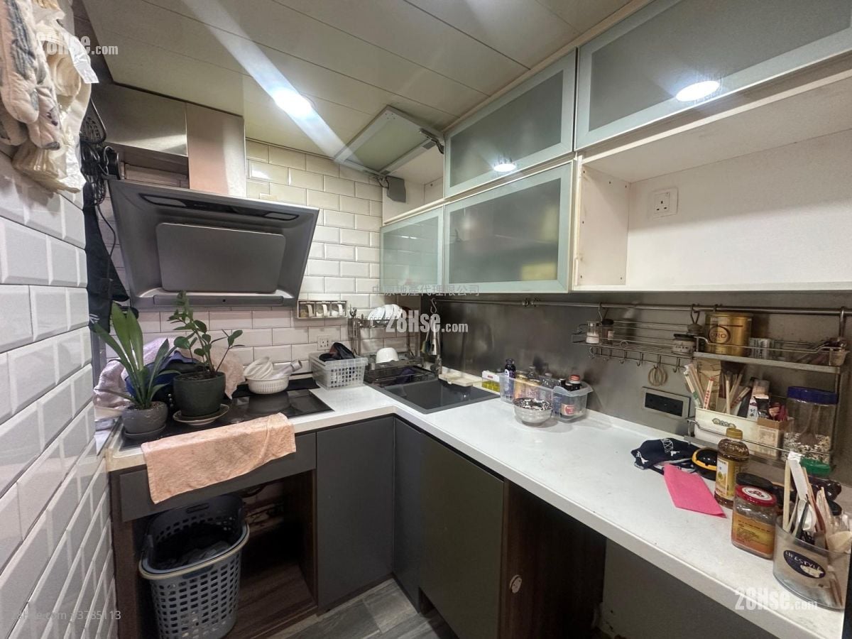 Sheung Chui Court Sell 3 Bedrooms , 1 Bathroom 511 ft²