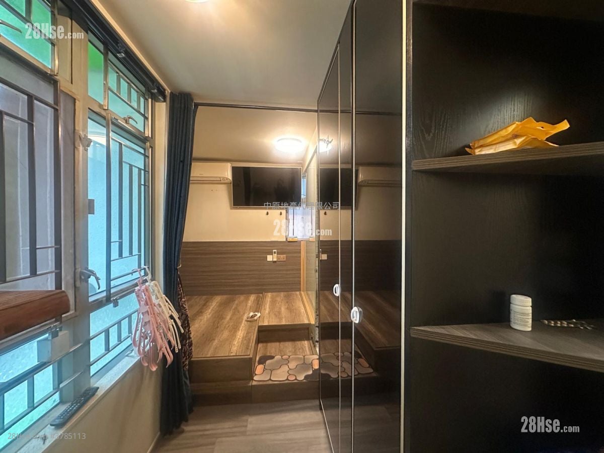 Sheung Chui Court Sell 3 Bedrooms , 1 Bathroom 511 ft²