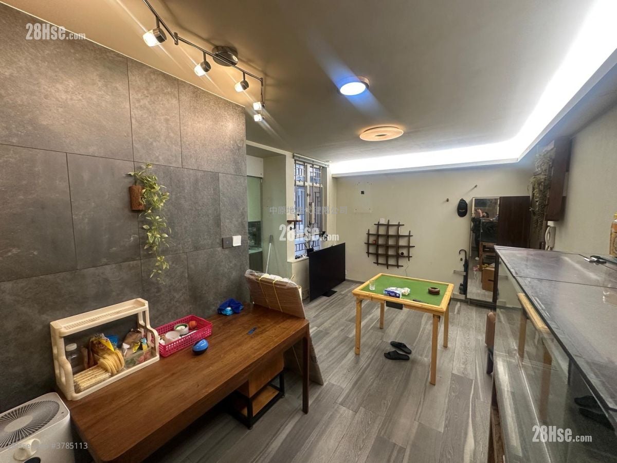 Sheung Chui Court Sell 3 Bedrooms , 1 Bathroom 511 ft²