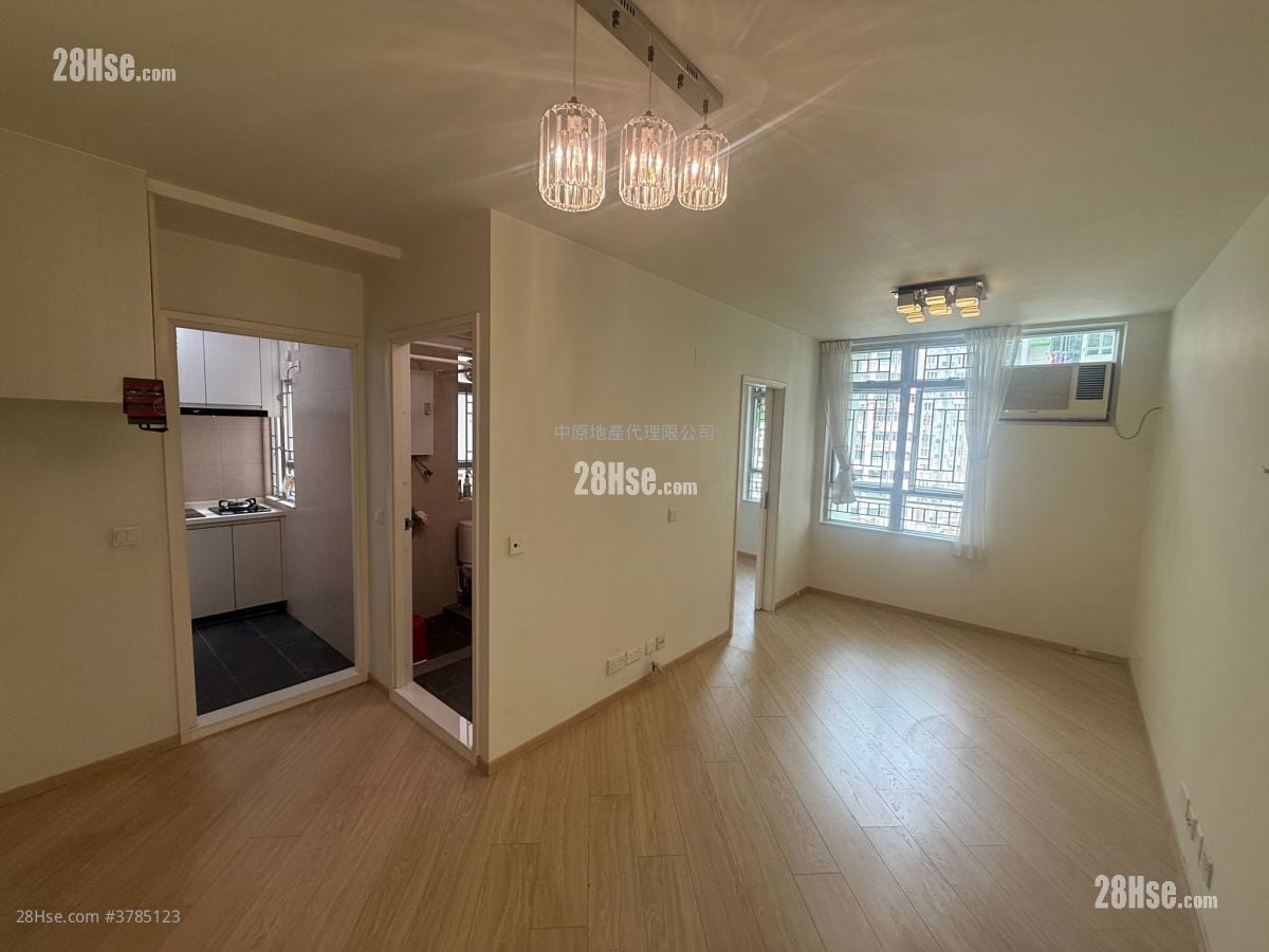 Sheung Chui Court Sell 2 Bedrooms , 1 Bathroom 439 ft²