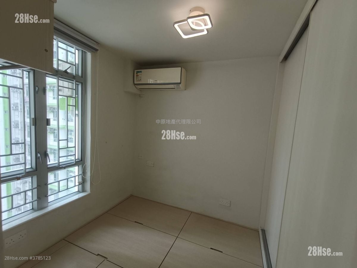 Sheung Chui Court Sell 2 Bedrooms , 1 Bathroom 439 ft²